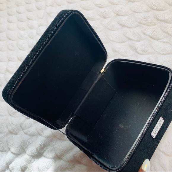 💎5/$25💎 Black Faux Suede Makeup Organizer - Picture 5 of 8